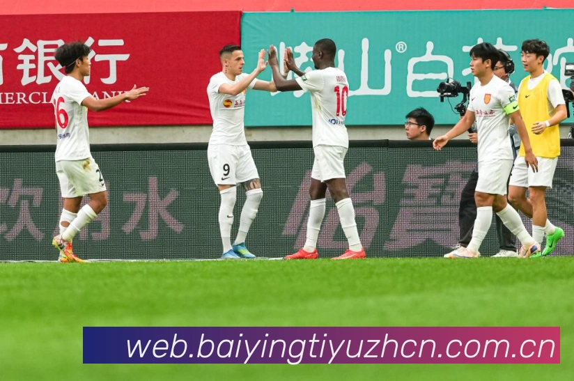 从低谷到巅峰的坚持之路看游泳名将汪顺如何再创辉煌并激励年轻一成长观察:最新赛事动态与深度分析 从低谷到巅峰的坚持之路看游泳名将汪顺如何再创辉煌并激励年轻一成长观察:最新赛事动态与深度分析
